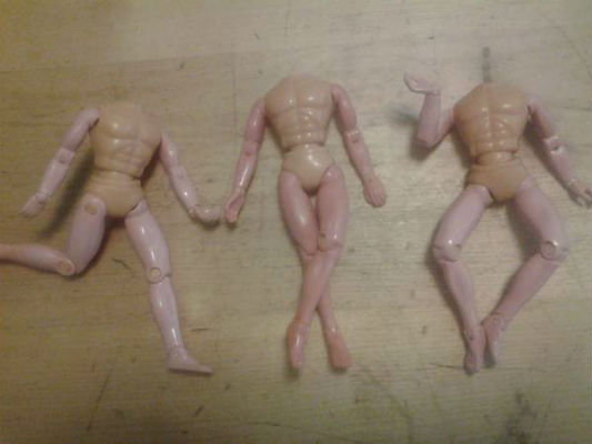 Image for 3 poseable bodies,missing heads=perfect for art students