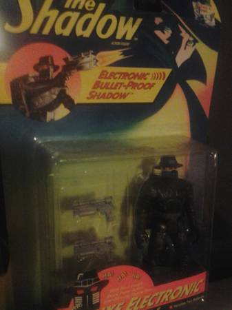 Image for The Shadow Deluxe Bullet-Proof Electronic Figure