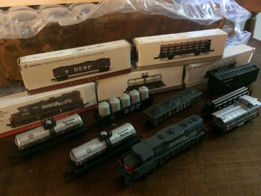 Image for High speed lot of N Guage train cars.* cars and 5 boxes