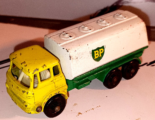Vintage Matchbox Lesney #25 BP Petrol Tanker Truck w/Yellow Cab
