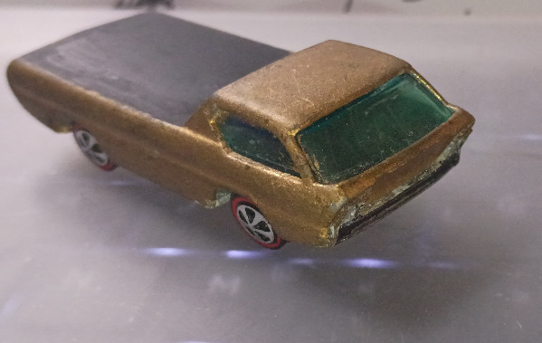 WOW 1968 Deora Gold Color Original Redline HotWheels
