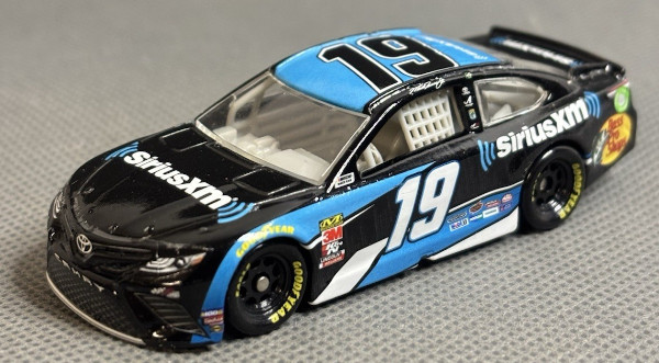 LOOSE Martin Truex Jr 2019 SiriusXM 1/64 Diecast