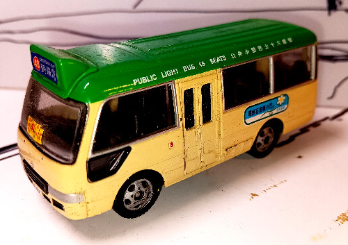 Tiny City Die-cast Model Car Toyota Coaster Green Mini Bus 16 seats
