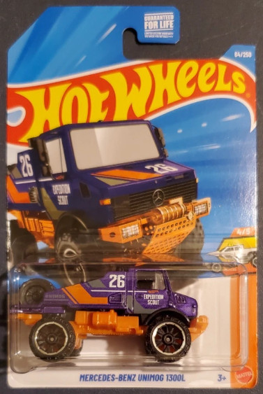 Hot Wheels Mercedes-Benz Unimog 1300L Truckin' Along 4/5