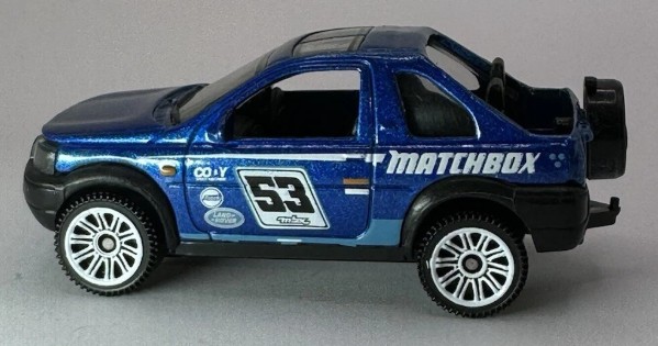 Matchbox Land Rover Freelander #53 Metalflake Blue 1998 1:64 Diecast Car