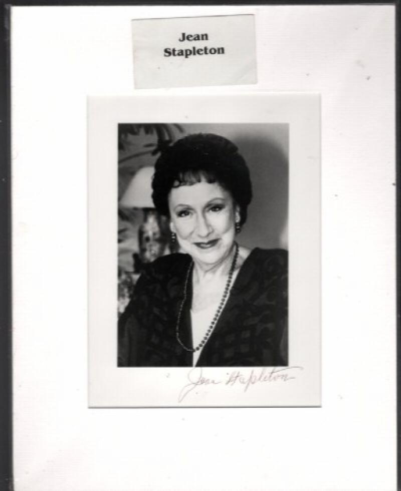 Image for JEAN STAPLETON EDITH BUNKER ON ALL IN THE FAMILY ACTRESS SIGNED PHOTO AUTOGRAPH