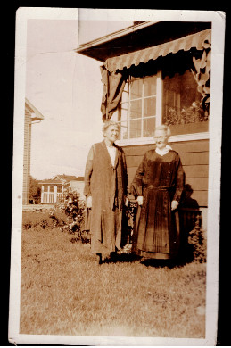 another batch of vintage photos (6 Photos)